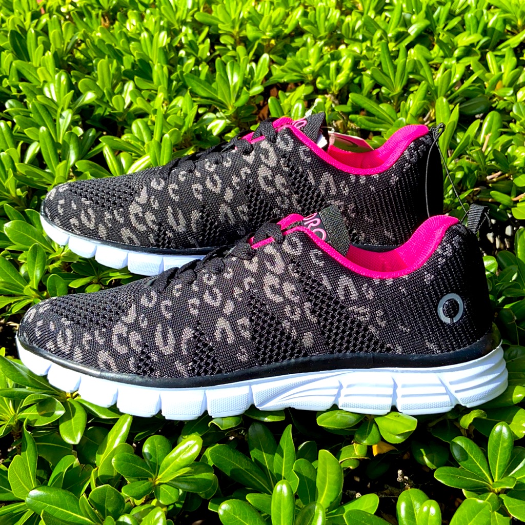 Skora Running Shoes